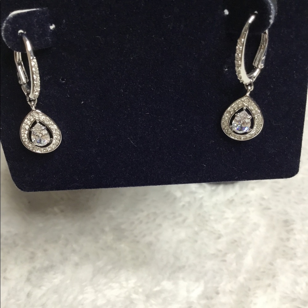 Swarovski 🌸SOLD🌸 Attract Pear Pierced Earrings - Picture 2 of 4